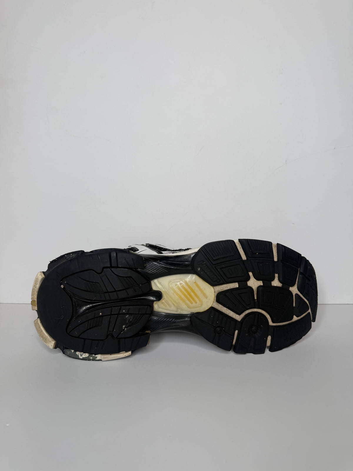 Balenciaga Black/White Runners