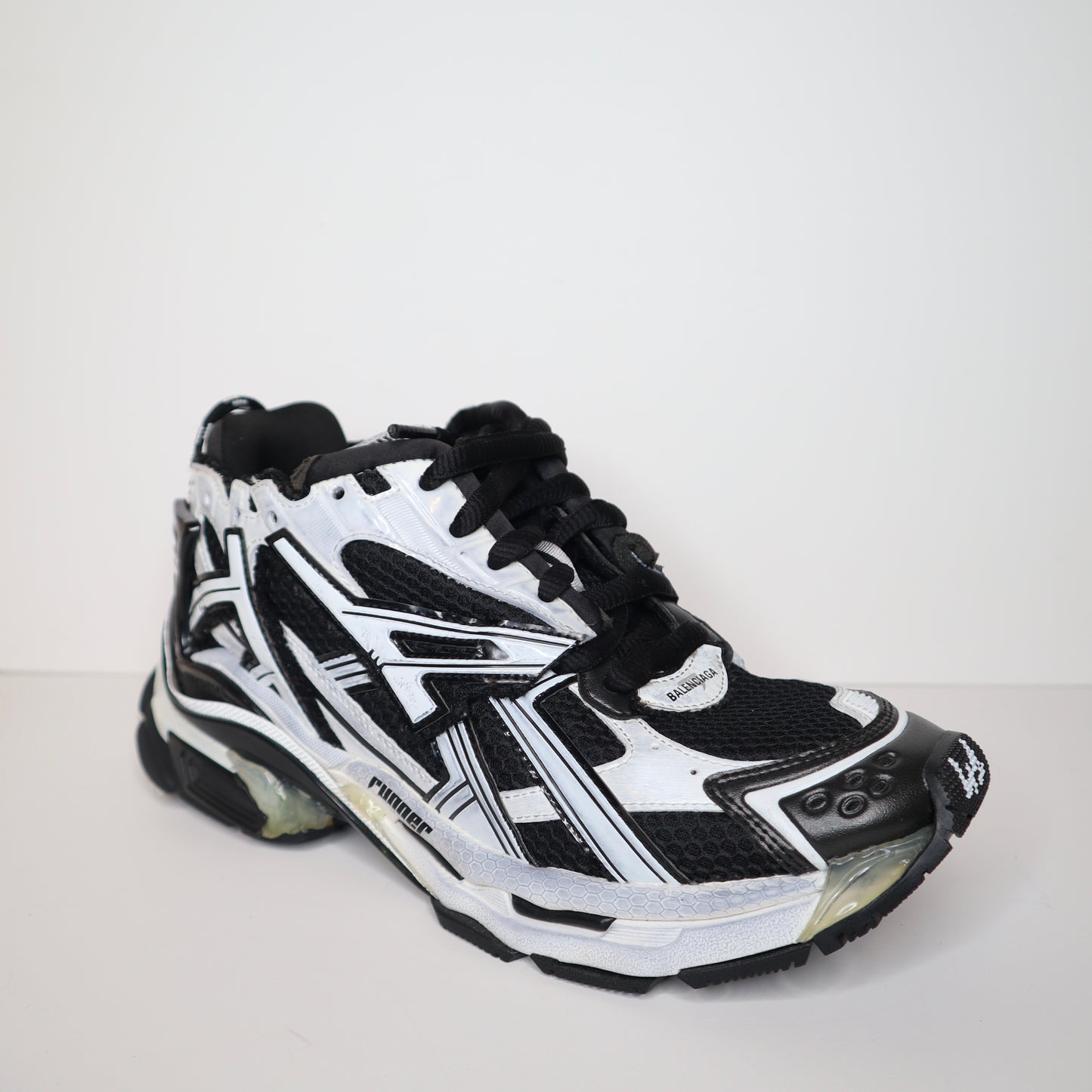 Balenciaga Runner Black/White Sneaker