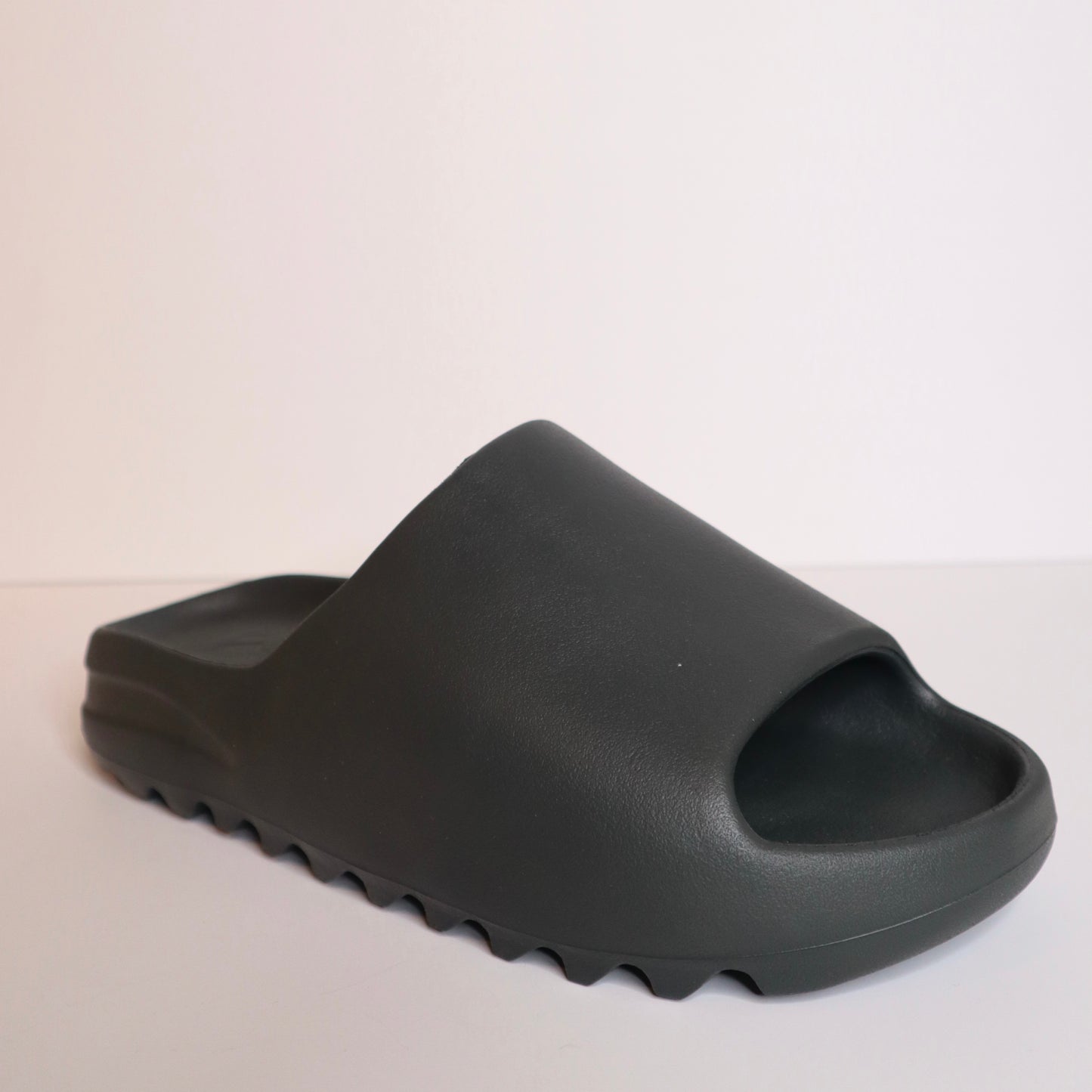 Yeezy Slide Dark Onyx