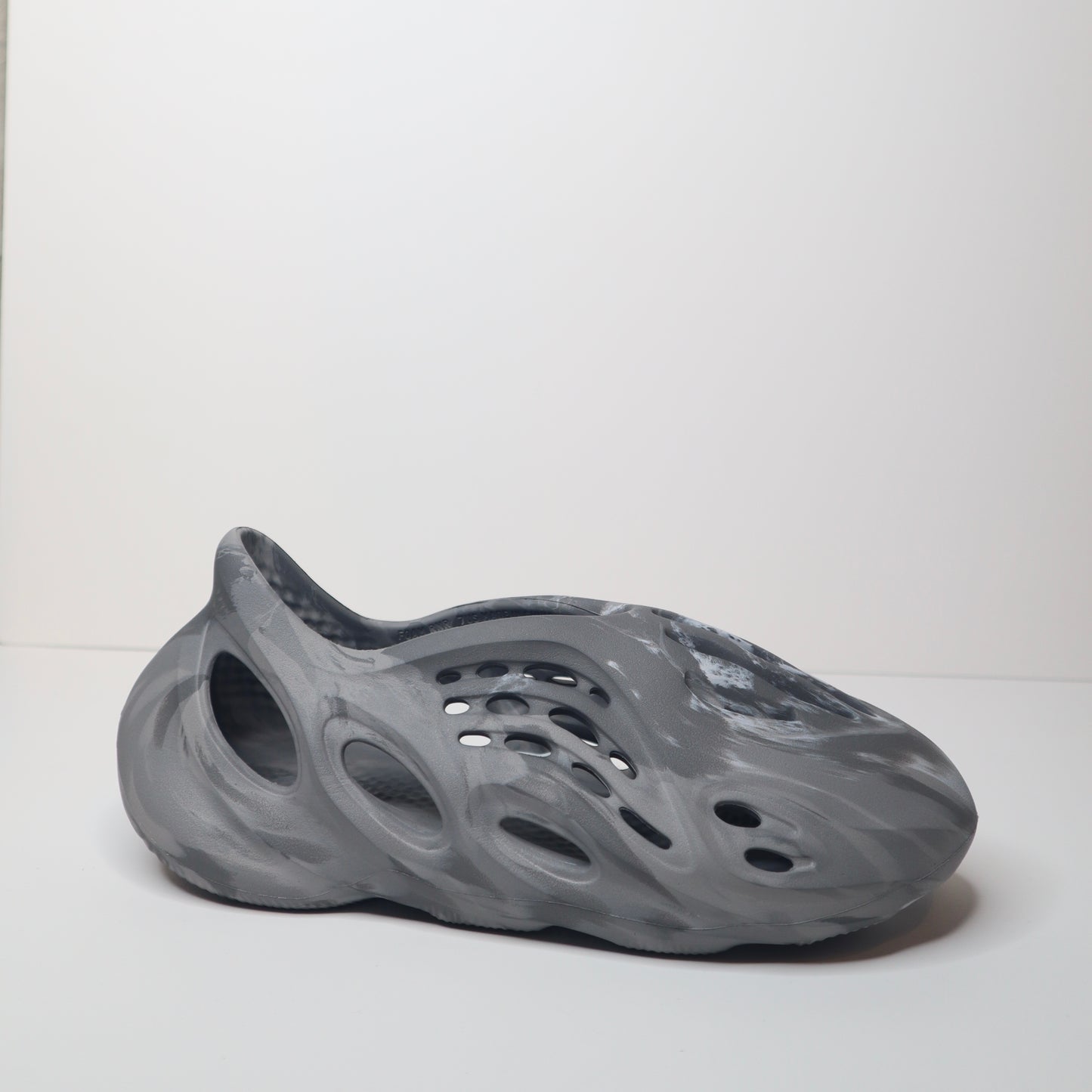 Yeezy Foam RNNR MX Granite