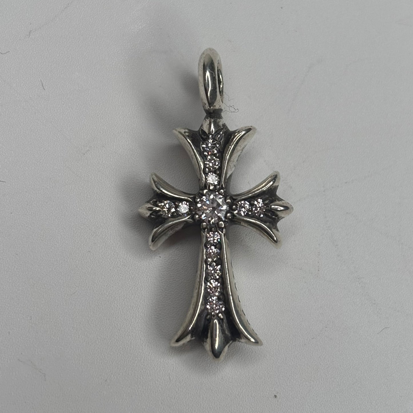 CH .925 Tiny Cross W/ Diamonds Pendant