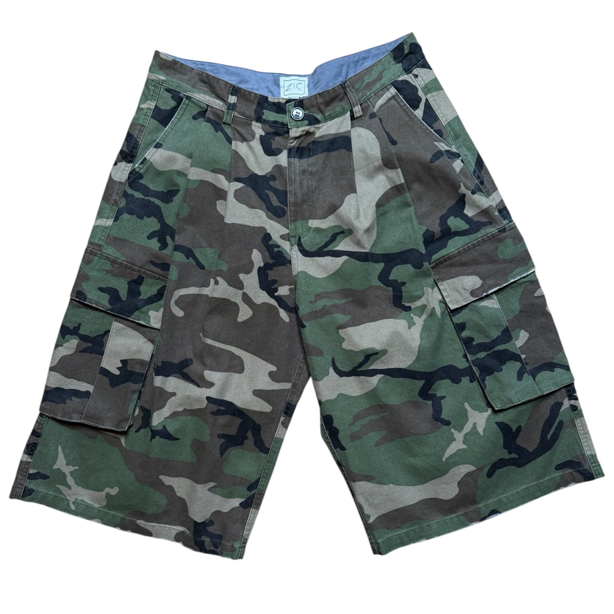 Vic Baggy Camo 3/4 Shorts