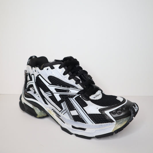 Balenciaga Runner Black/White Sneaker