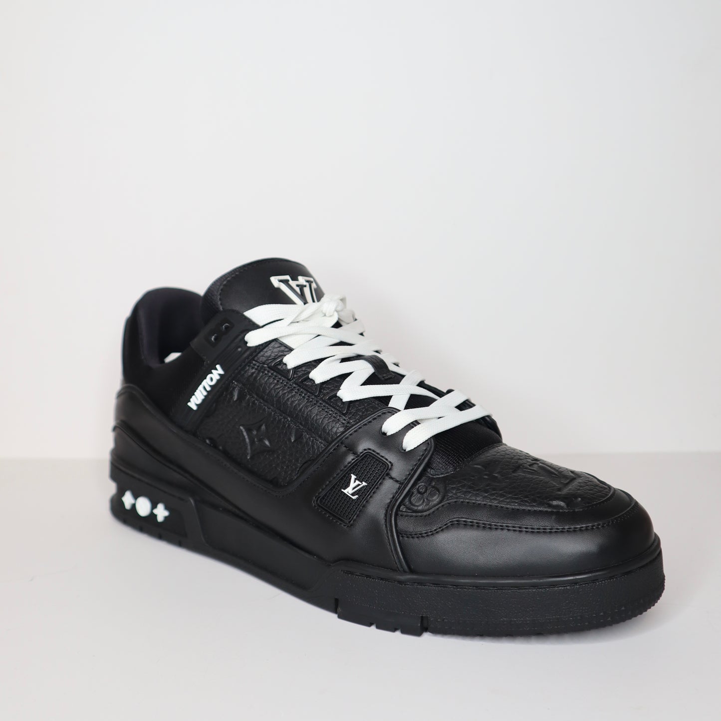 L V Trainer Black/Black Sneaker